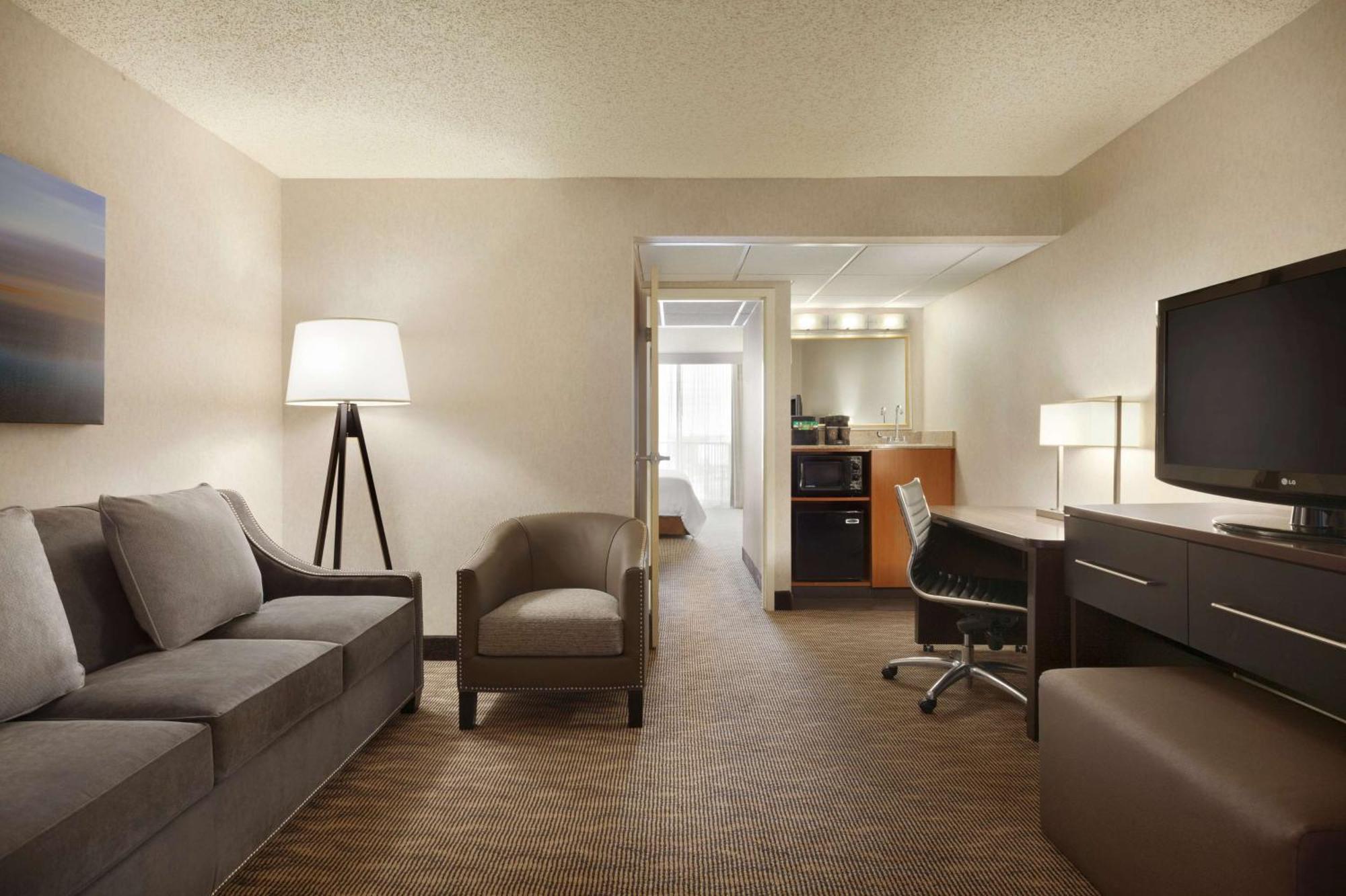 Embassy Suites By Hilton Oklahoma City Will Rogers Airport Eksteriør bilde