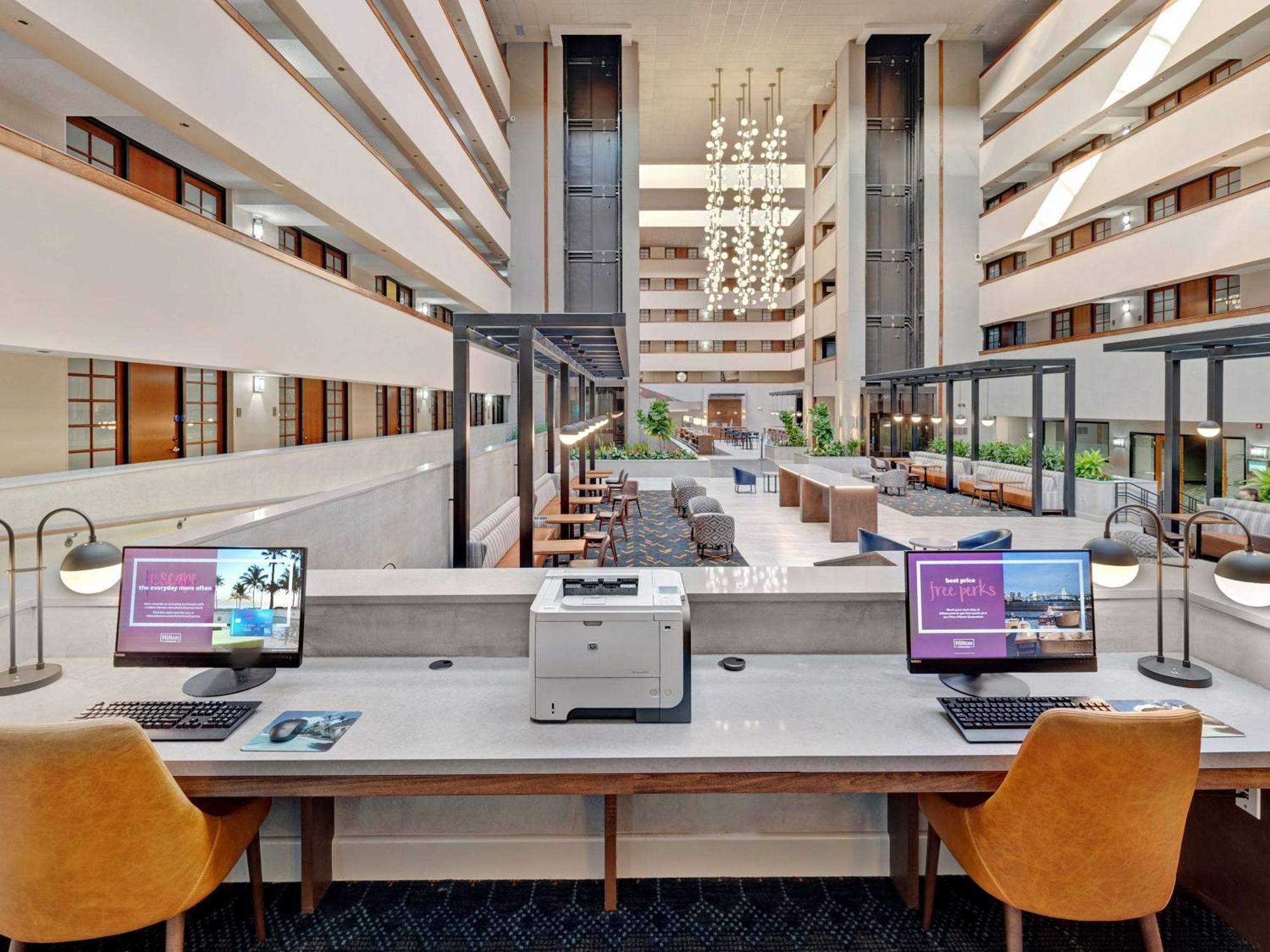Embassy Suites By Hilton Oklahoma City Will Rogers Airport Eksteriør bilde