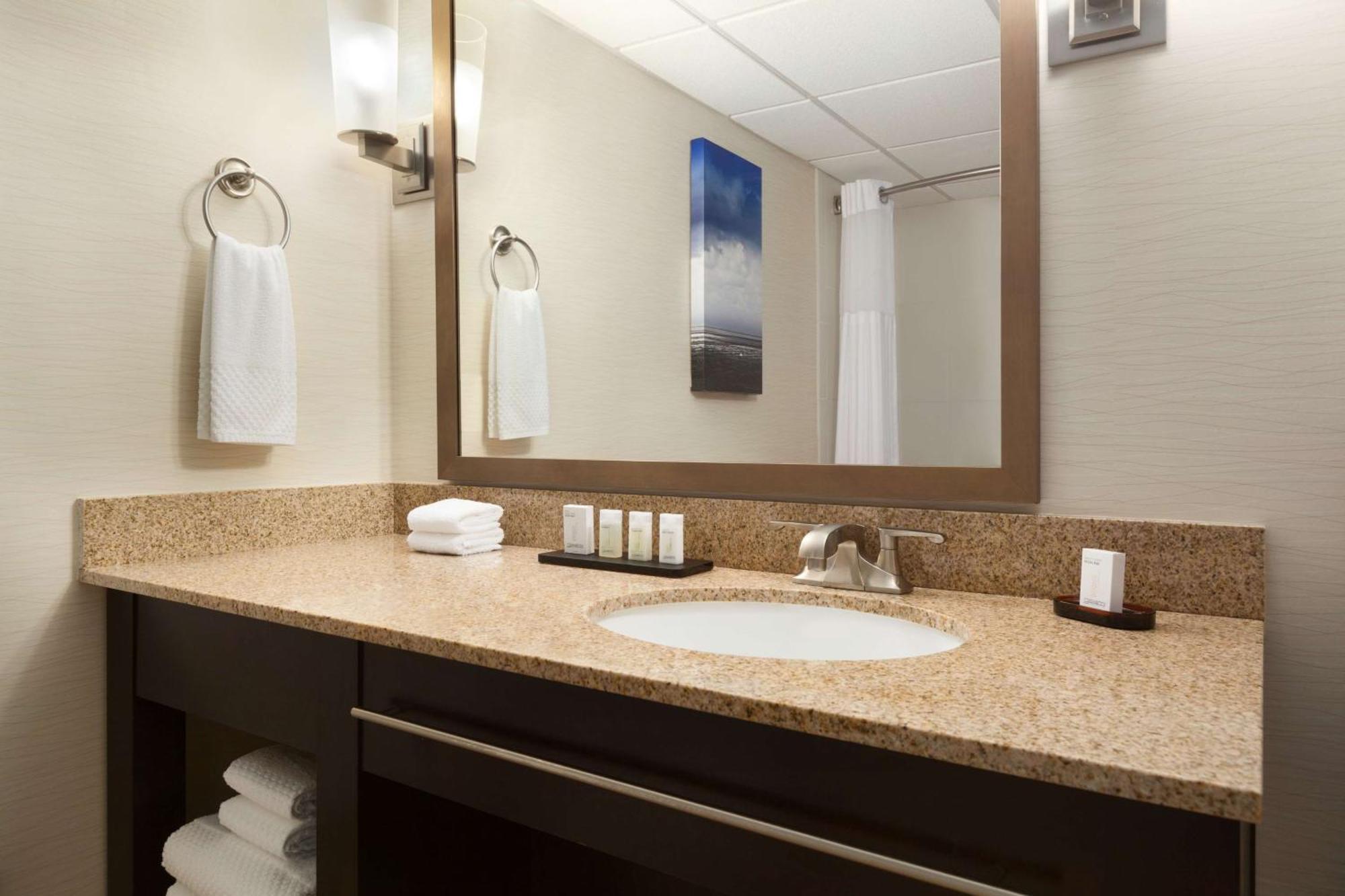 Embassy Suites By Hilton Oklahoma City Will Rogers Airport Eksteriør bilde