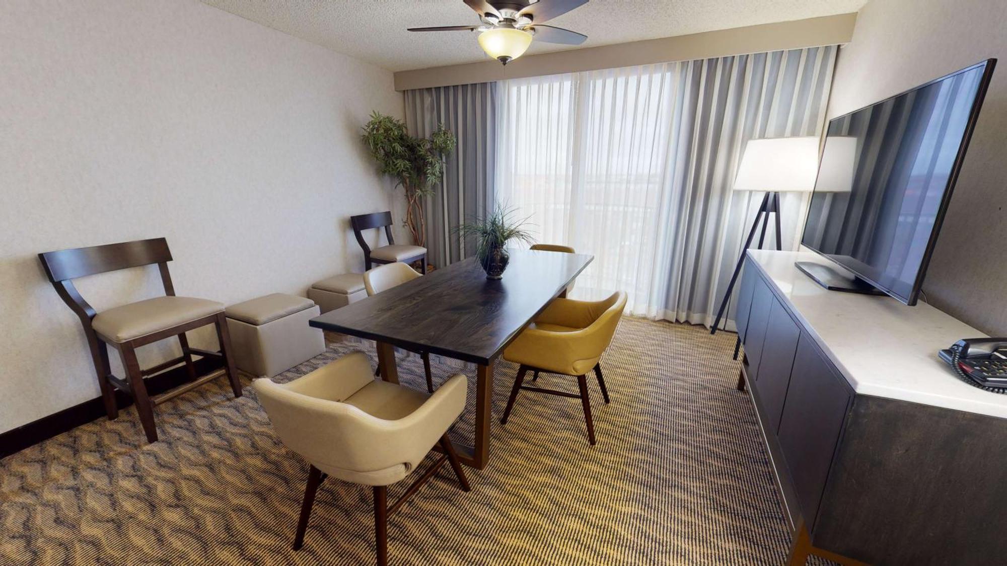 Embassy Suites By Hilton Oklahoma City Will Rogers Airport Eksteriør bilde