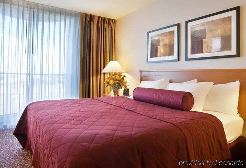 Embassy Suites By Hilton Oklahoma City Will Rogers Airport Rom bilde