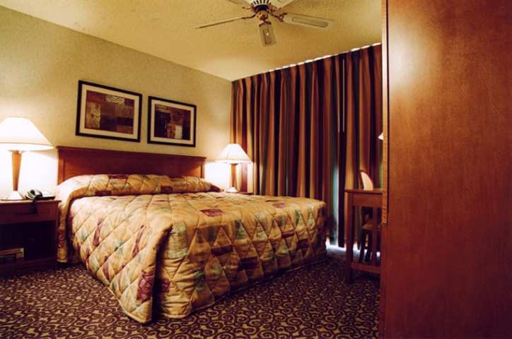 Embassy Suites By Hilton Oklahoma City Will Rogers Airport Rom bilde