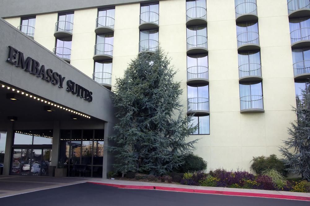 Embassy Suites By Hilton Oklahoma City Will Rogers Airport Eksteriør bilde